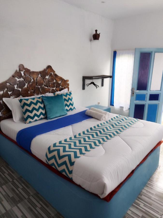 Blue Coral Homestay Karimunjawa Exterior foto