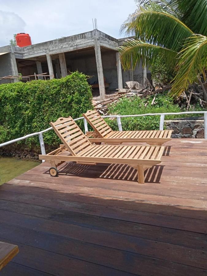 Blue Coral Homestay Karimunjawa Exterior foto